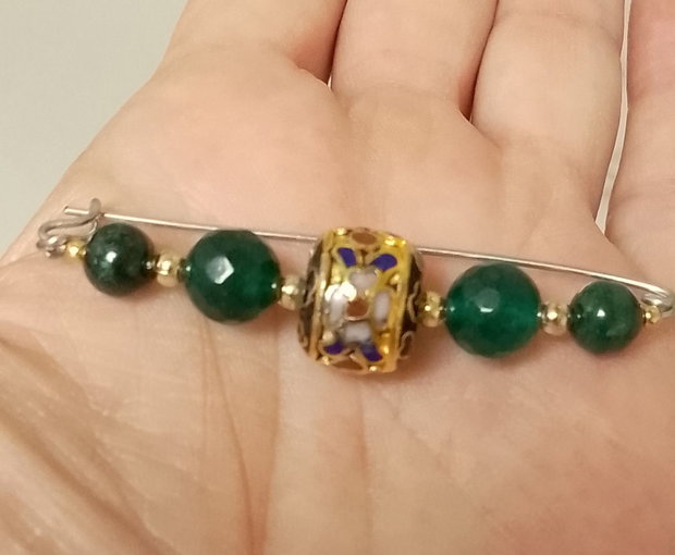 Broșă cloisonne aurita, agate verzi și malachit