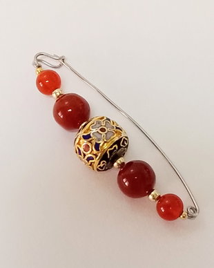 Broșă cloisonnee aurita și carneol