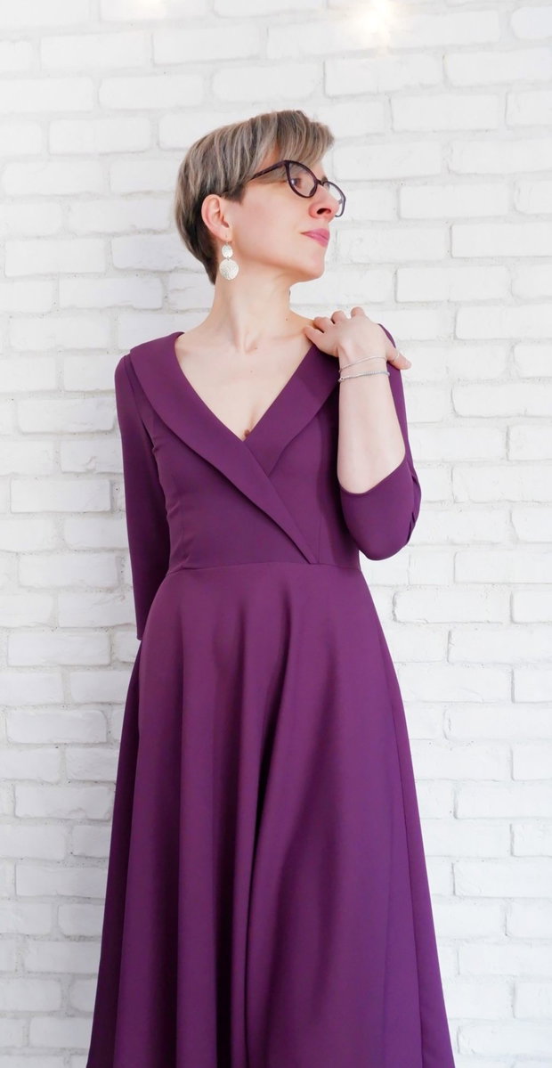 Rochie Clos Midi cu Guler Intors