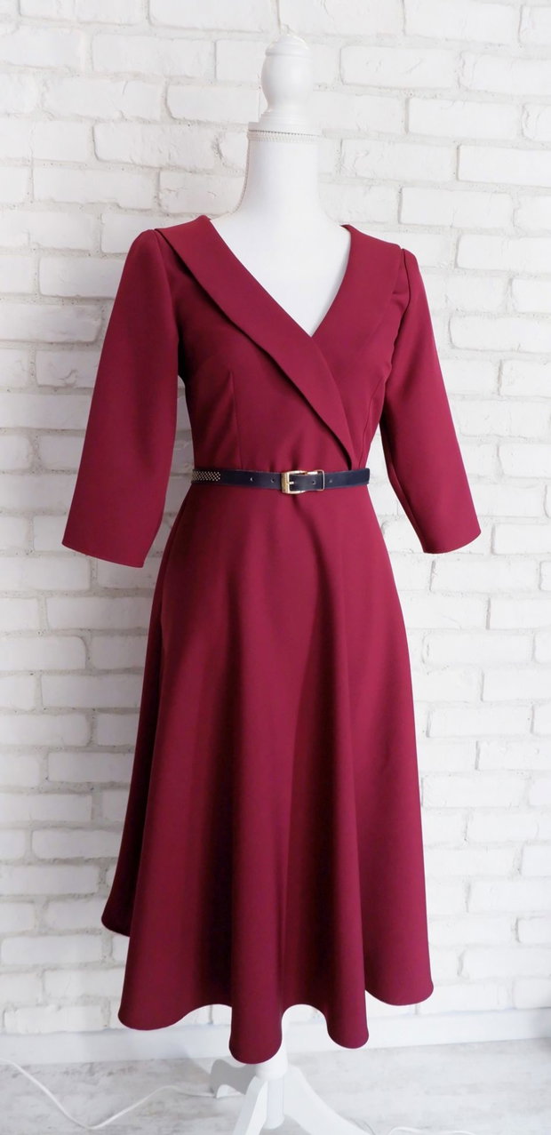 Rochie Clos Midi cu Guler Intors