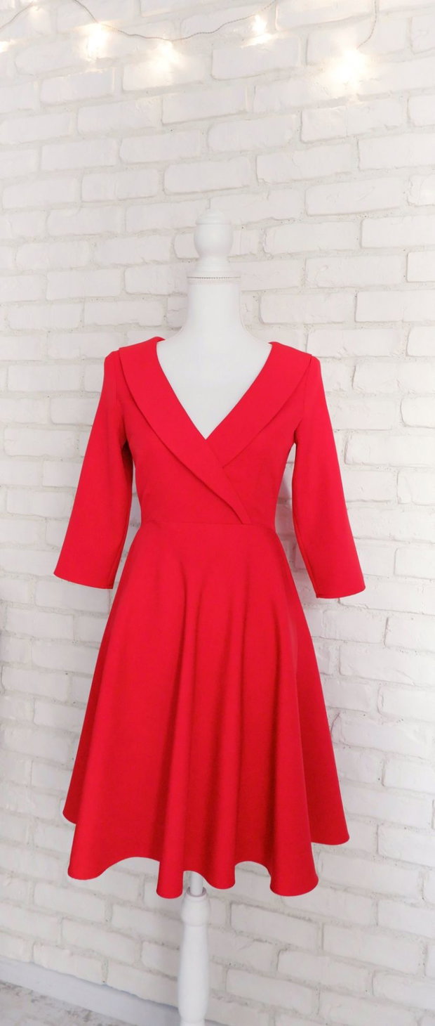 Rochie Clos Midi cu Guler Intors
