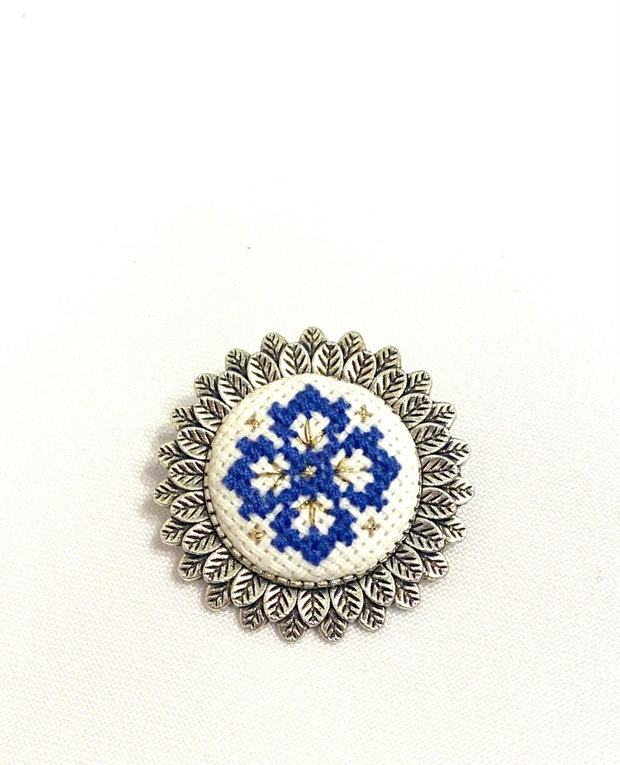 Set- brosa si cercei cu broderie manuala