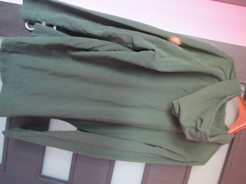 bluza verde cu gluga L