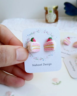 Cercei Strawberry Cake