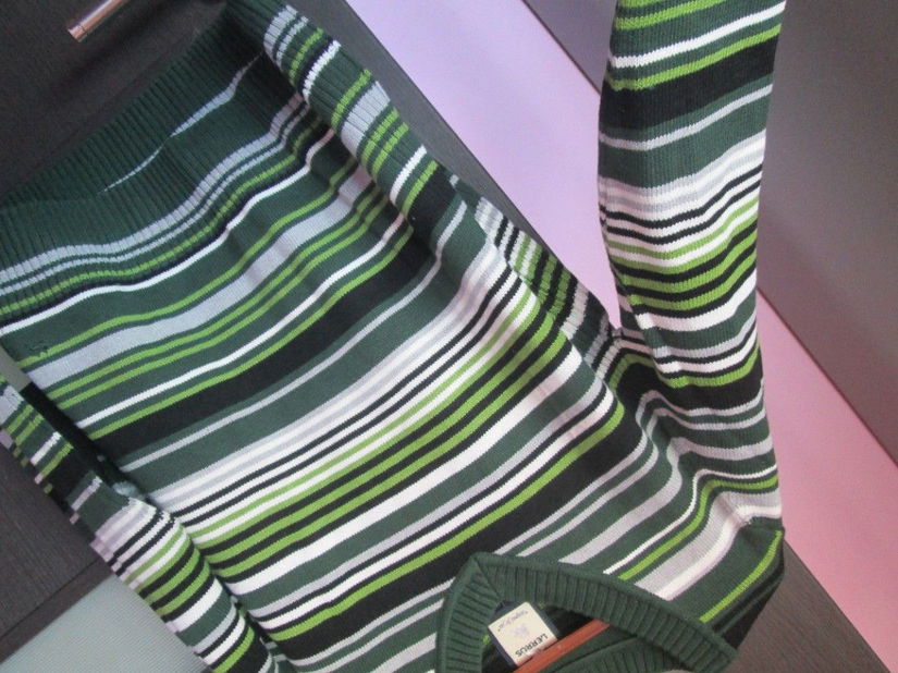 pulover  cu dungi Lerros 44/L