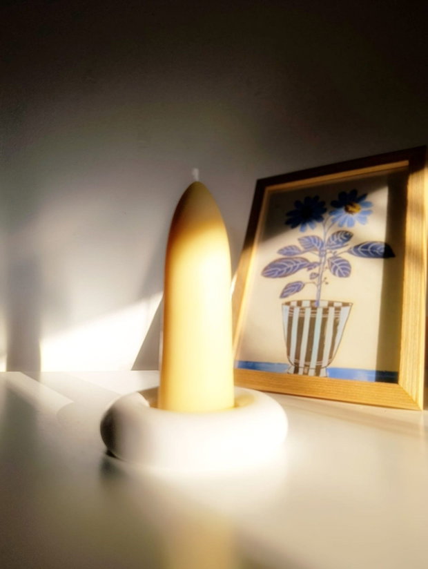 Suport lumânare din praf ceramic alb