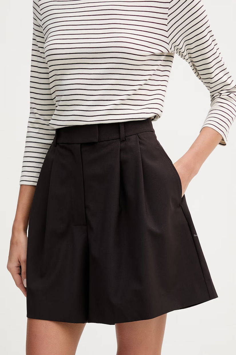 Lacoste Pantaloni scurți femei cu lână