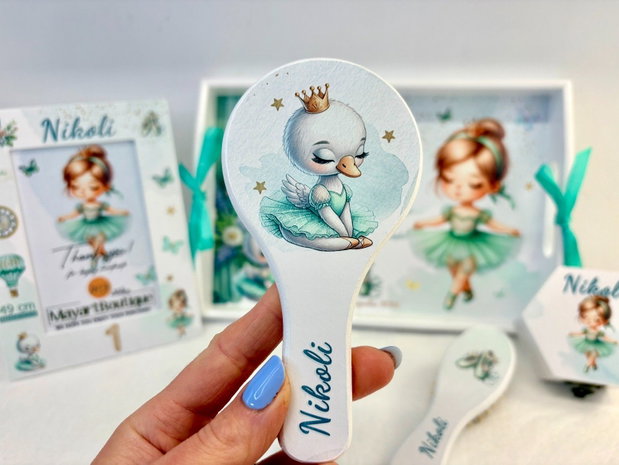 Set aniversar personalizat 1 anisor -Little ballerina in green dress- Tavita turta si accesorii