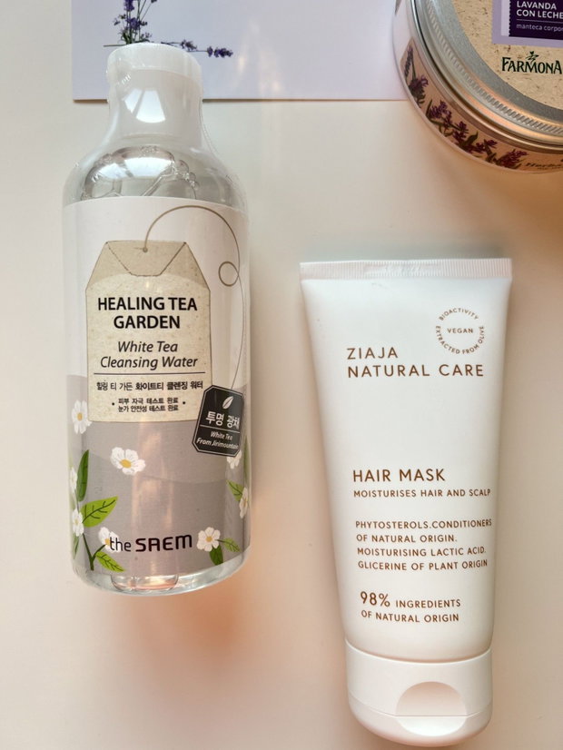 Set cadou Green Embrace Ritual cu cremă de mâini, spray parfumat, mască naturală, unt de corp cu lavandă