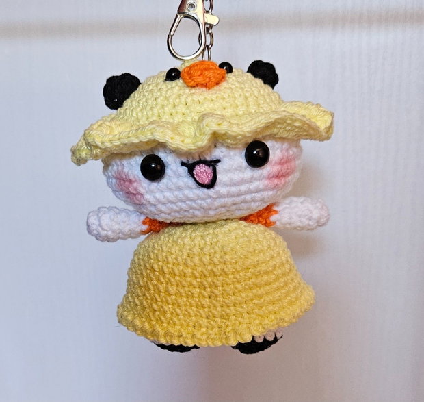 Breloc Ursulet Panda cu palarie de ratusca Amigurumi Handmade