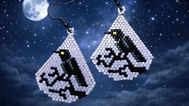 Cercei handmade cu corb  cercei din mărgele Miyuki Delica, model corb negru