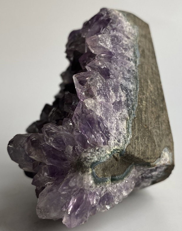 Ametist - Fragment geoda piatra semipretioasa