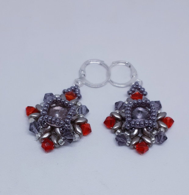Cercei atarnatori, baroci din margele cehesti si japoneze cu cristale Swarovski lila