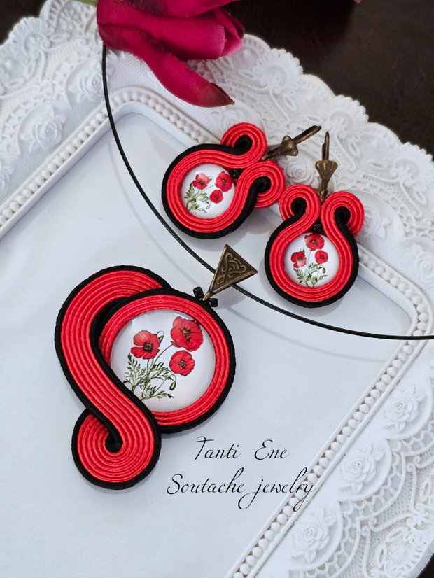 Set soutache rosu si negru cu maci