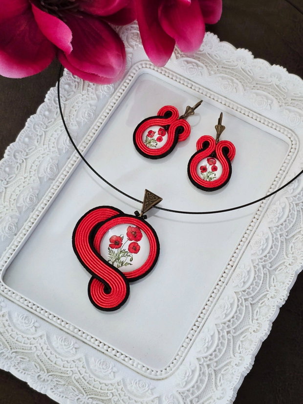 Set soutache rosu si negru cu maci