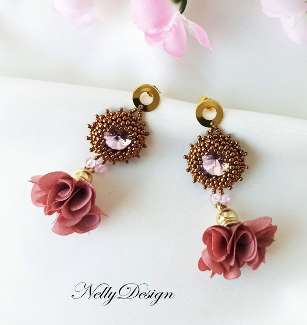 "Dusty Rose" - Cercei broderie manuala cu cristale și petale de matase
