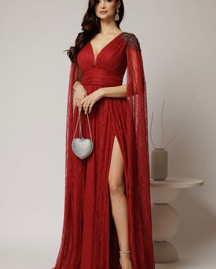 Rochie bordo lunga de seara din dantela cu aplicatii pe umeri
