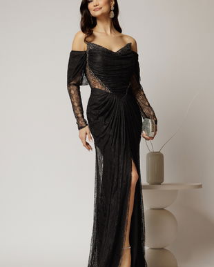 Rochie lunga neagra de seara tip sirena din dantela si decolteu accesorizat