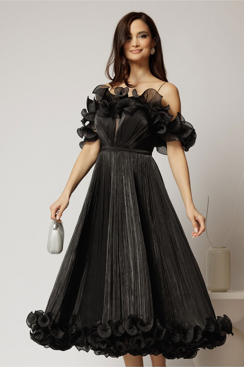 Rochie midi neagra in clos din voal satinat cu volanase la bust si la baza