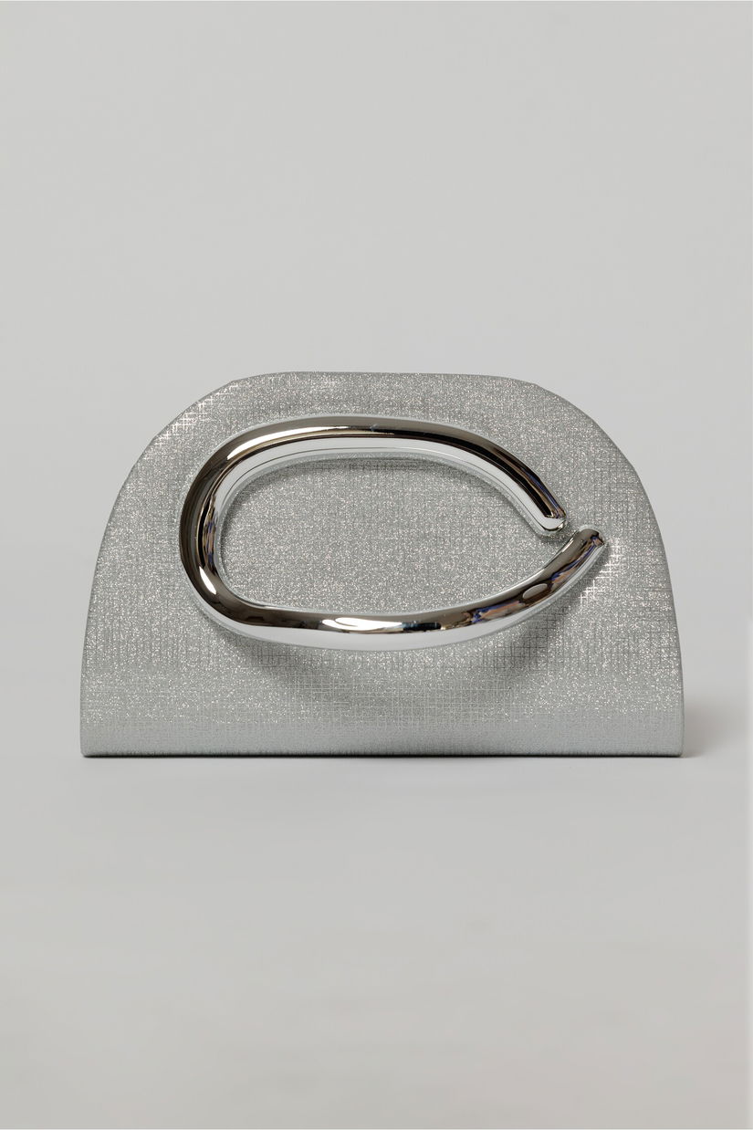 Geanta argintie cu design modern stralucitor si maner metalic