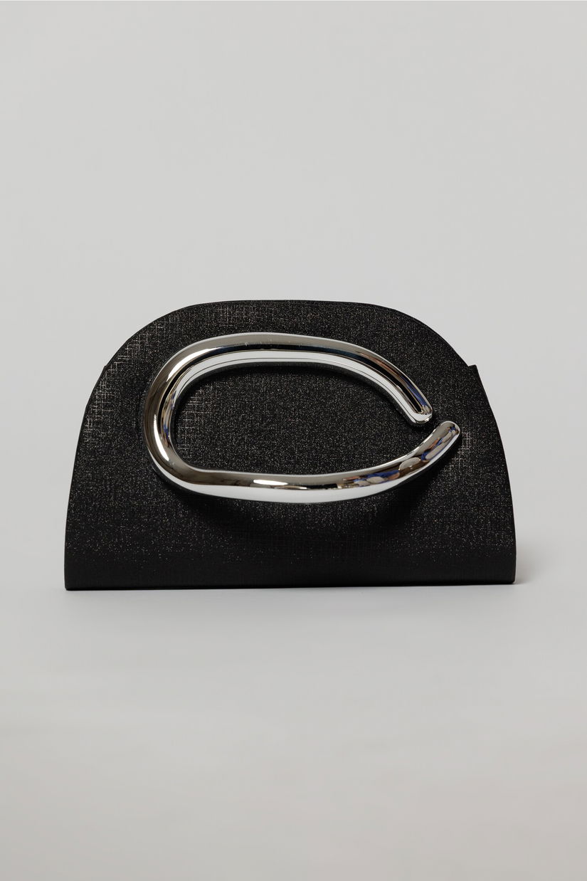 Geanta neagra cu design modern stralucitor si maner metalic