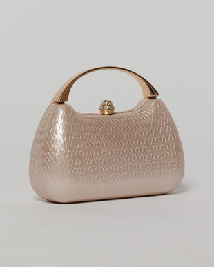 Clutch champagne elegant cu maner auriu si design structurat