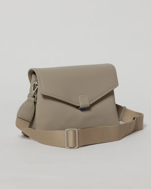 Geanta taupe tip plic cu design elegant si inchidere cu clapeta