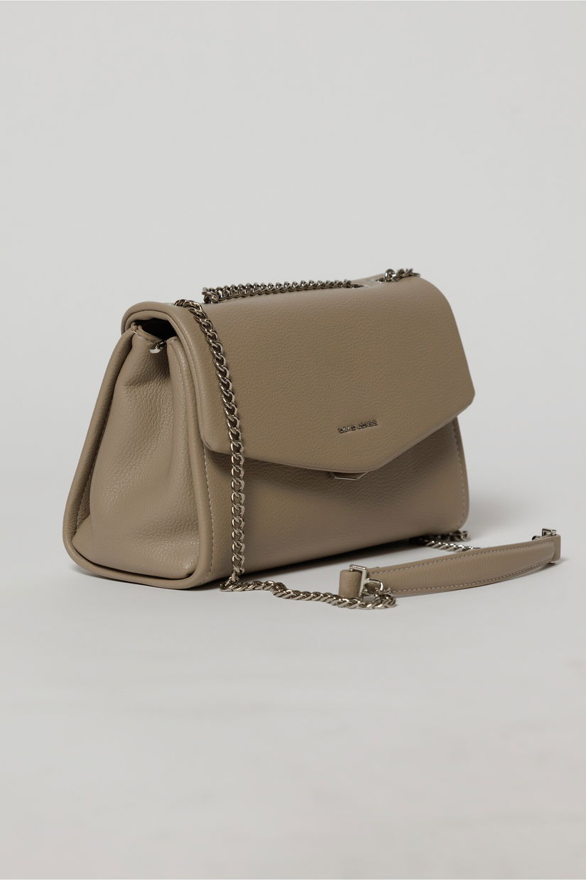 Geanta eleganta taupe cu design structurat si lant argintiu