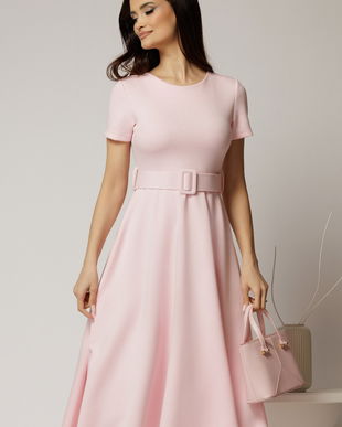Rochie midi roz cu maneca scurta si curea in talie cu adaos de viscoza