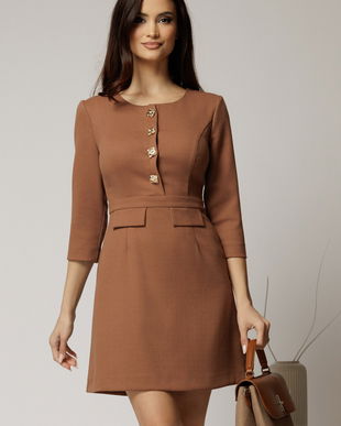 Rochie DY Fashion scurta maro cu nasturi pe bust si fusta tip A