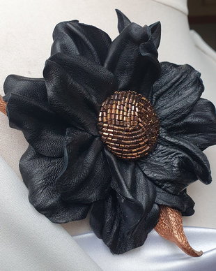 Floare din piele