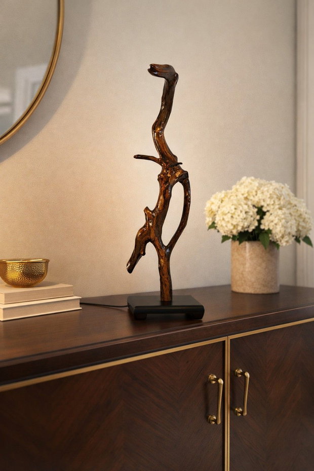 Lampă sculpturală din lemn vechi