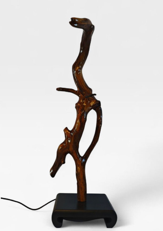 Lampă sculpturală din lemn vechi