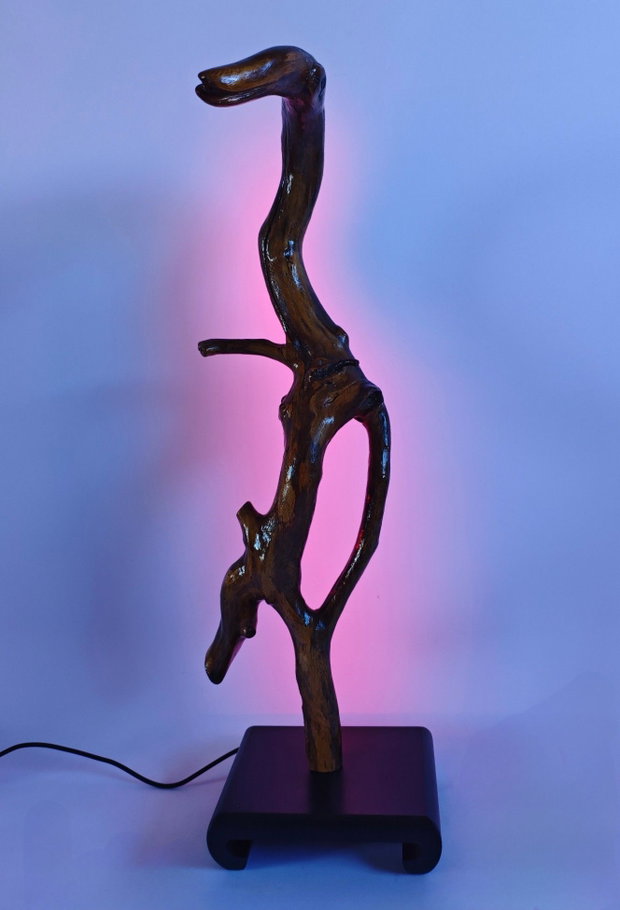 Lampă sculpturală din lemn vechi