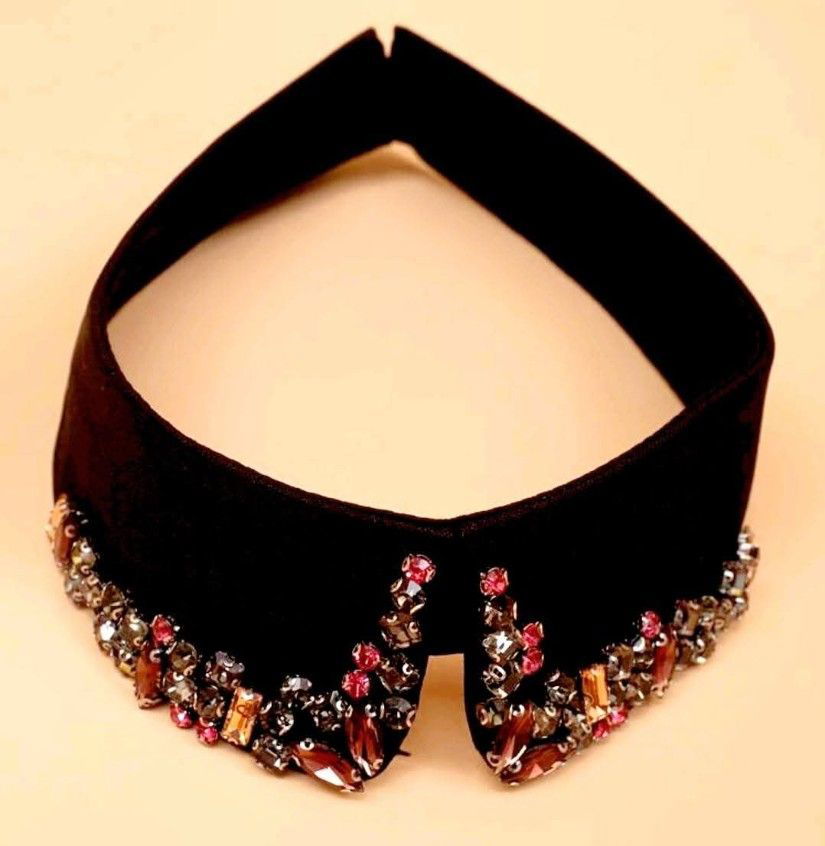 Diverse gulere detasabile