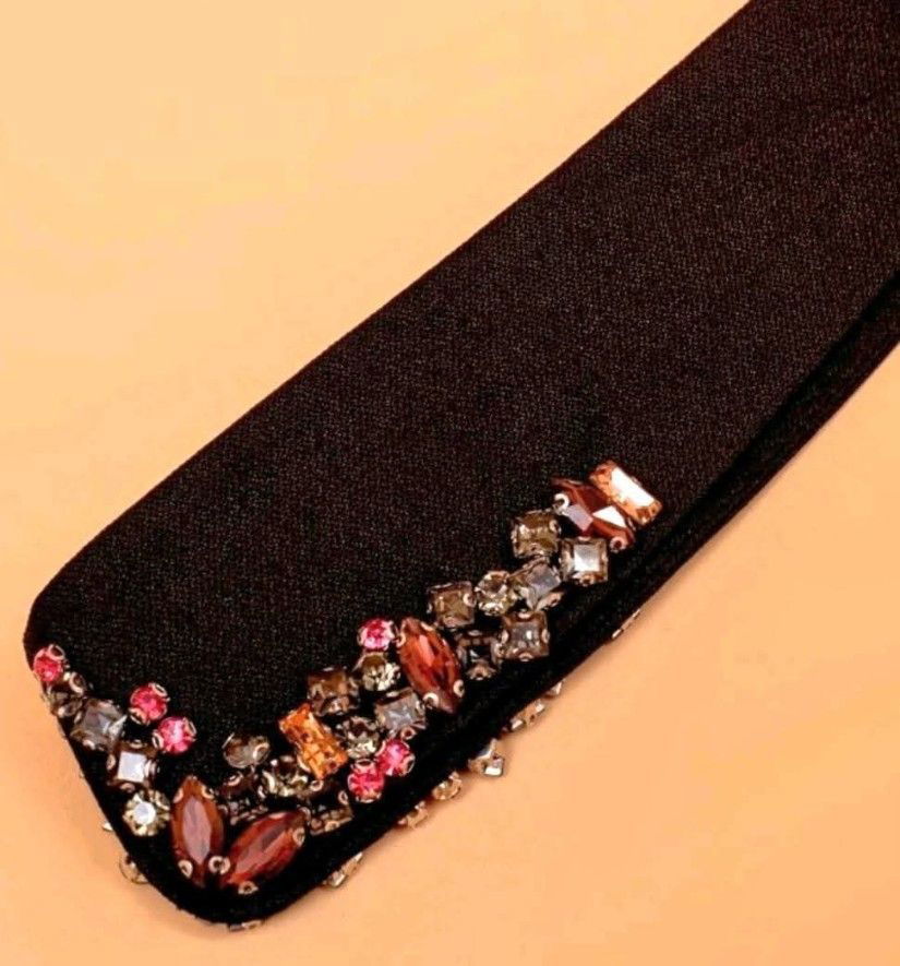 Diverse gulere detasabile