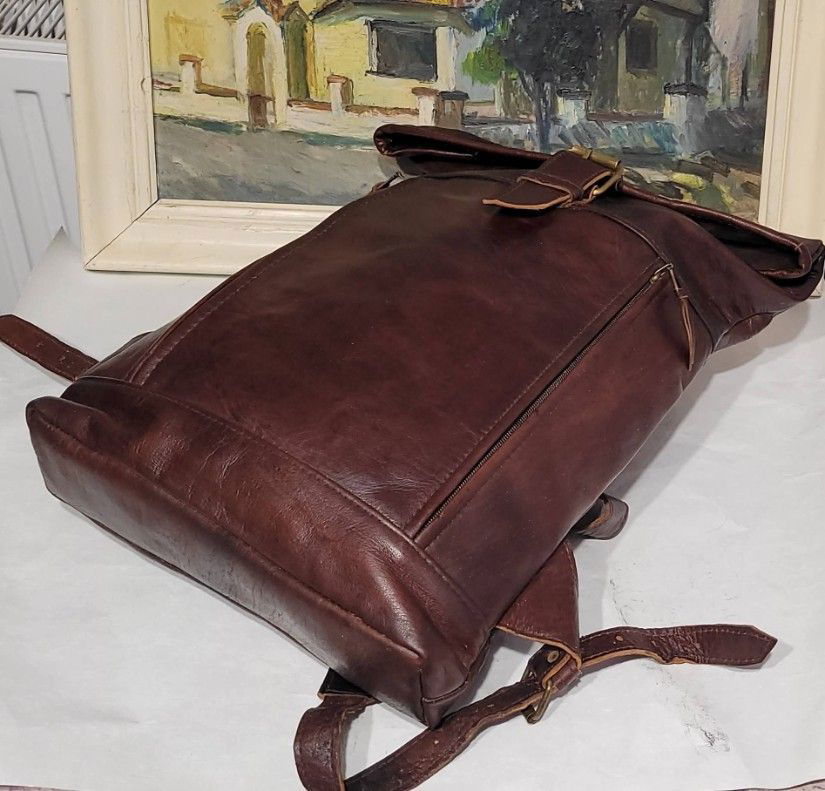 Rucsac unisex din puele