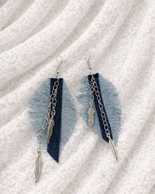 Cercei lucrati manual ,franjurati material de blugi (denim) din colectia Denim Soul 01894