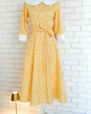 Rochie Camasa Galbena cu Margarete si Guler Mare Rotund