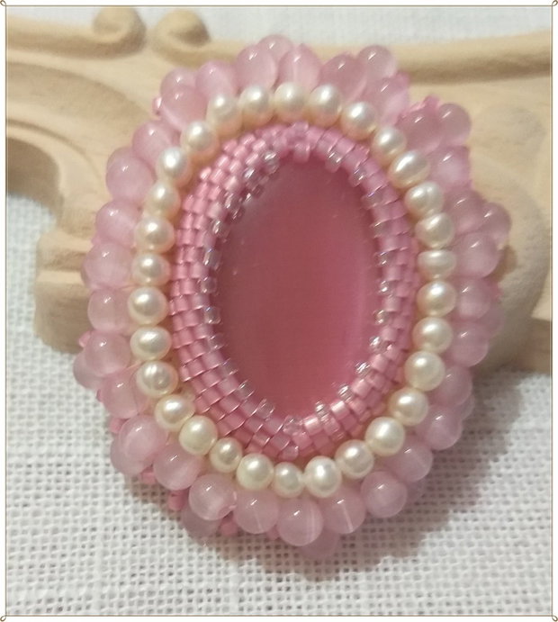 BROSA- CAT'S EYE ROZ, PERLE ALBE DE CULTURA