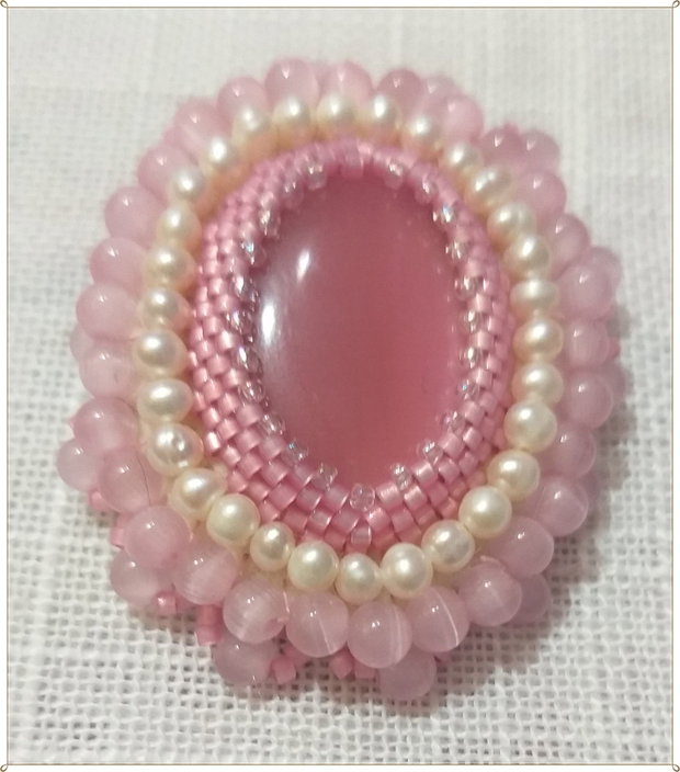 BROSA- CAT'S EYE ROZ, PERLE ALBE DE CULTURA