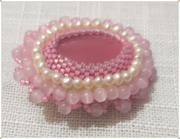 BROSA- CAT'S EYE ROZ, PERLE ALBE DE CULTURA