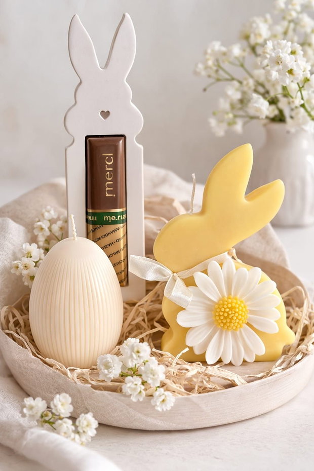 Cadoul Iepurașului - Set Cadou Handmade Gata De Oferit de Paște cu Lumânări din Ceară de Soia și Suport Iepuraș pentru Mini Ciocolată