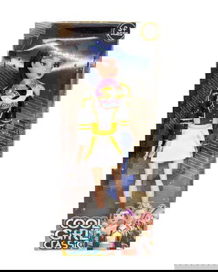 Papusa K-Pop Zoey Cool Girl Classic cu Muzica, 30 cm