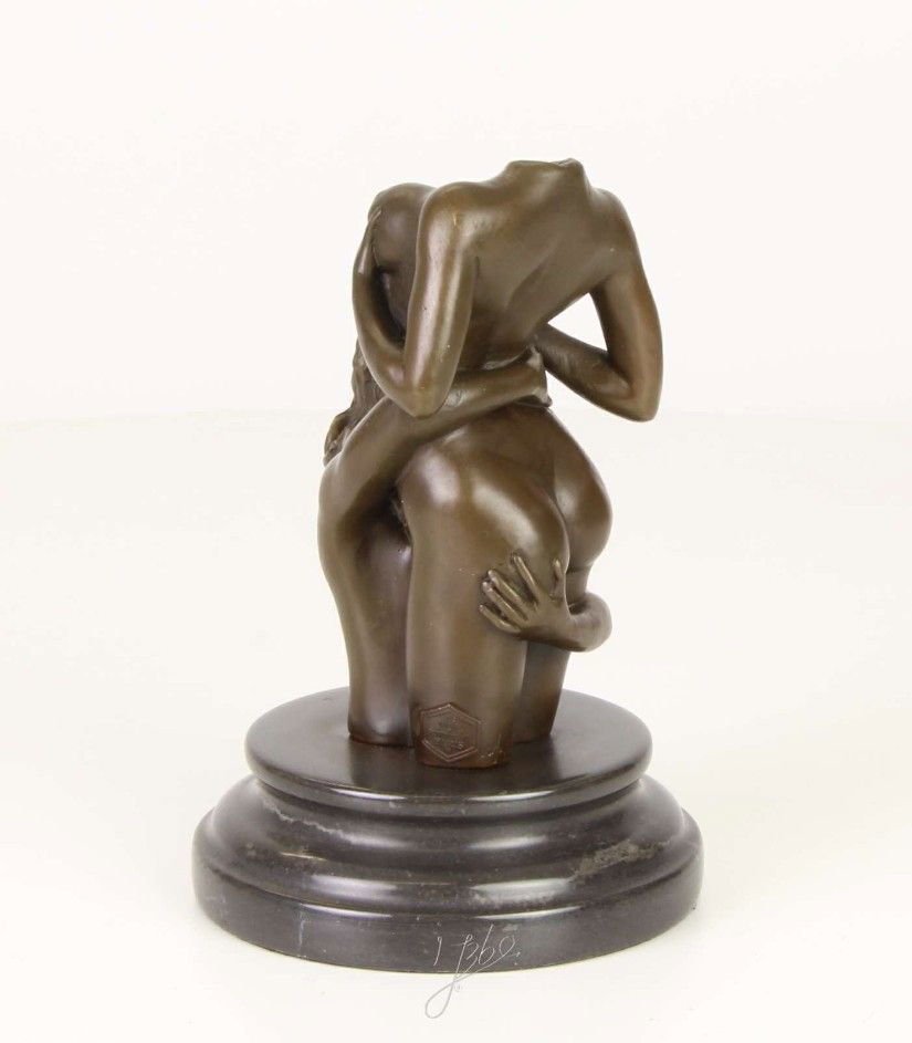 Doua femei-statueta erotica din bronz