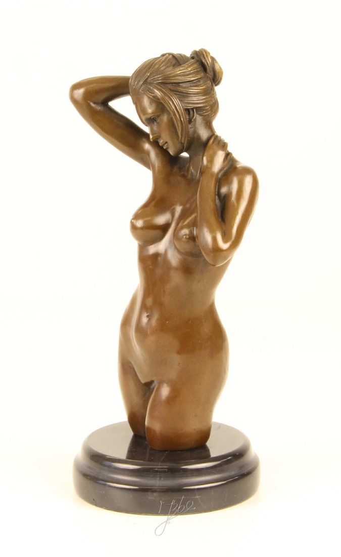 Tors femeie-statueta din bronz cu un soclu din marmura