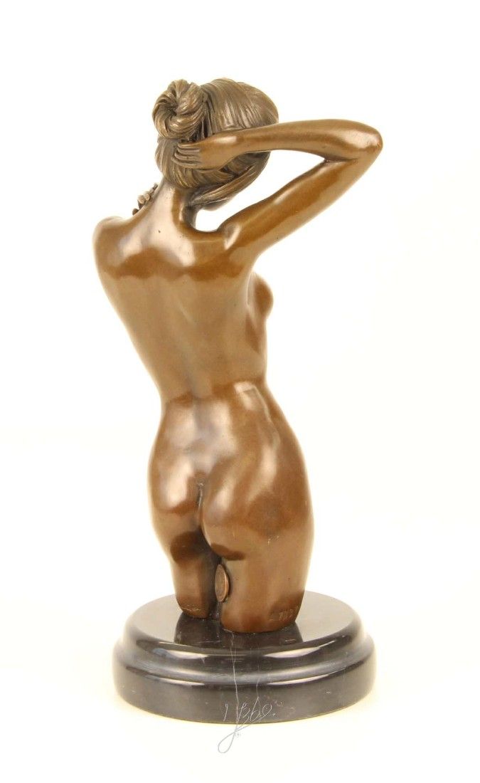 Tors femeie-statueta din bronz cu un soclu din marmura