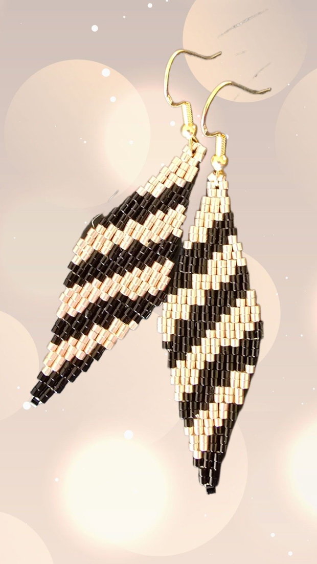 Cercei handmade Zebra Aurie din mărgele Miyuki Delica
