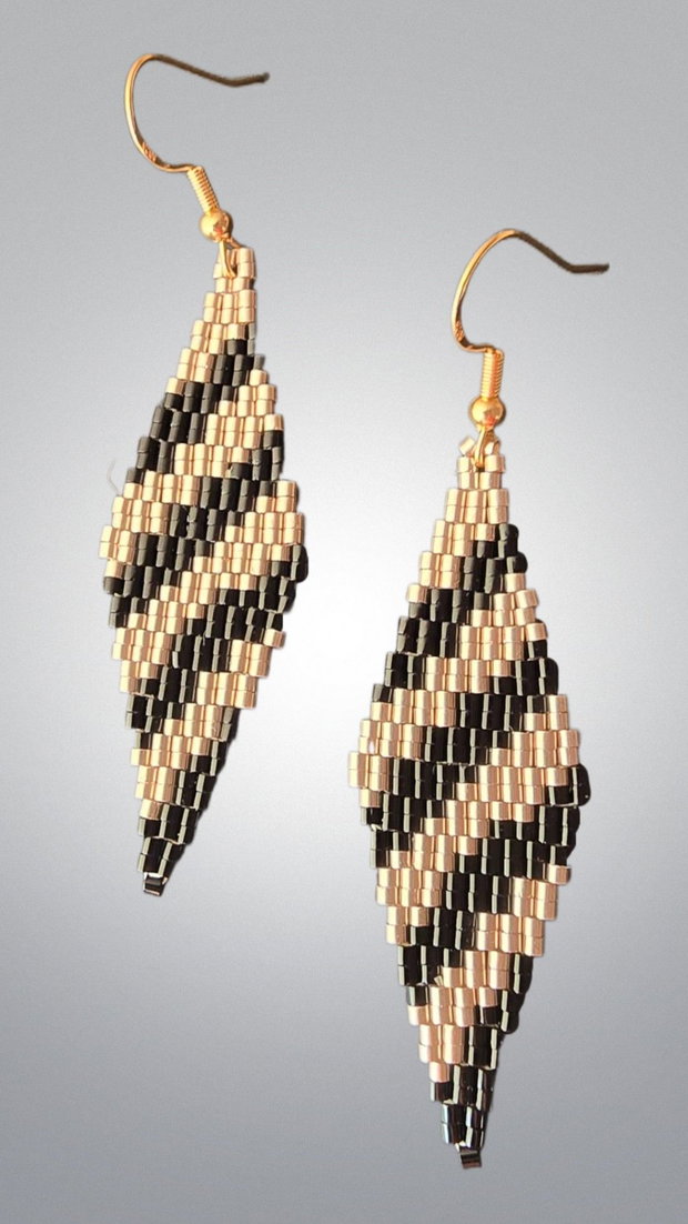 Cercei handmade Zebra Aurie din mărgele Miyuki Delica