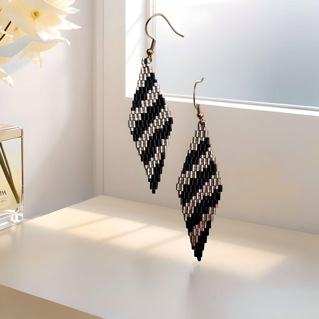 Cercei handmade Zebra Aurie din mărgele Miyuki Delica